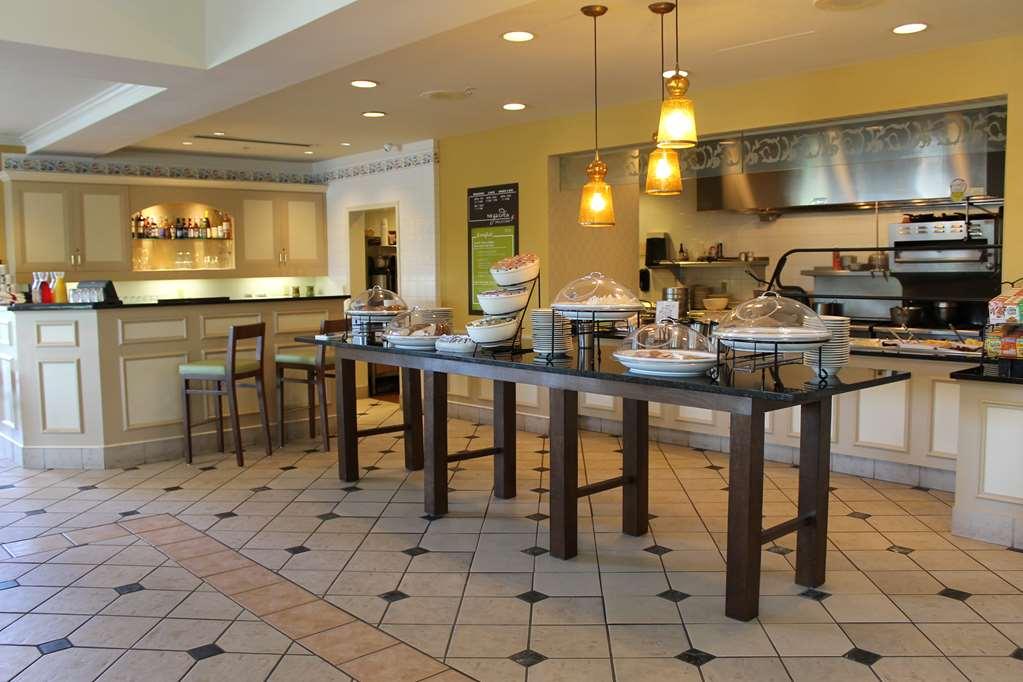 Hilton Garden Inn Addison Exteriör bild
