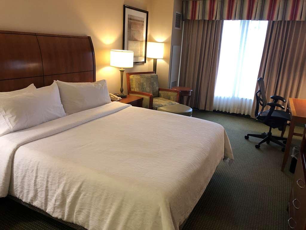 Hilton Garden Inn Addison Rum bild