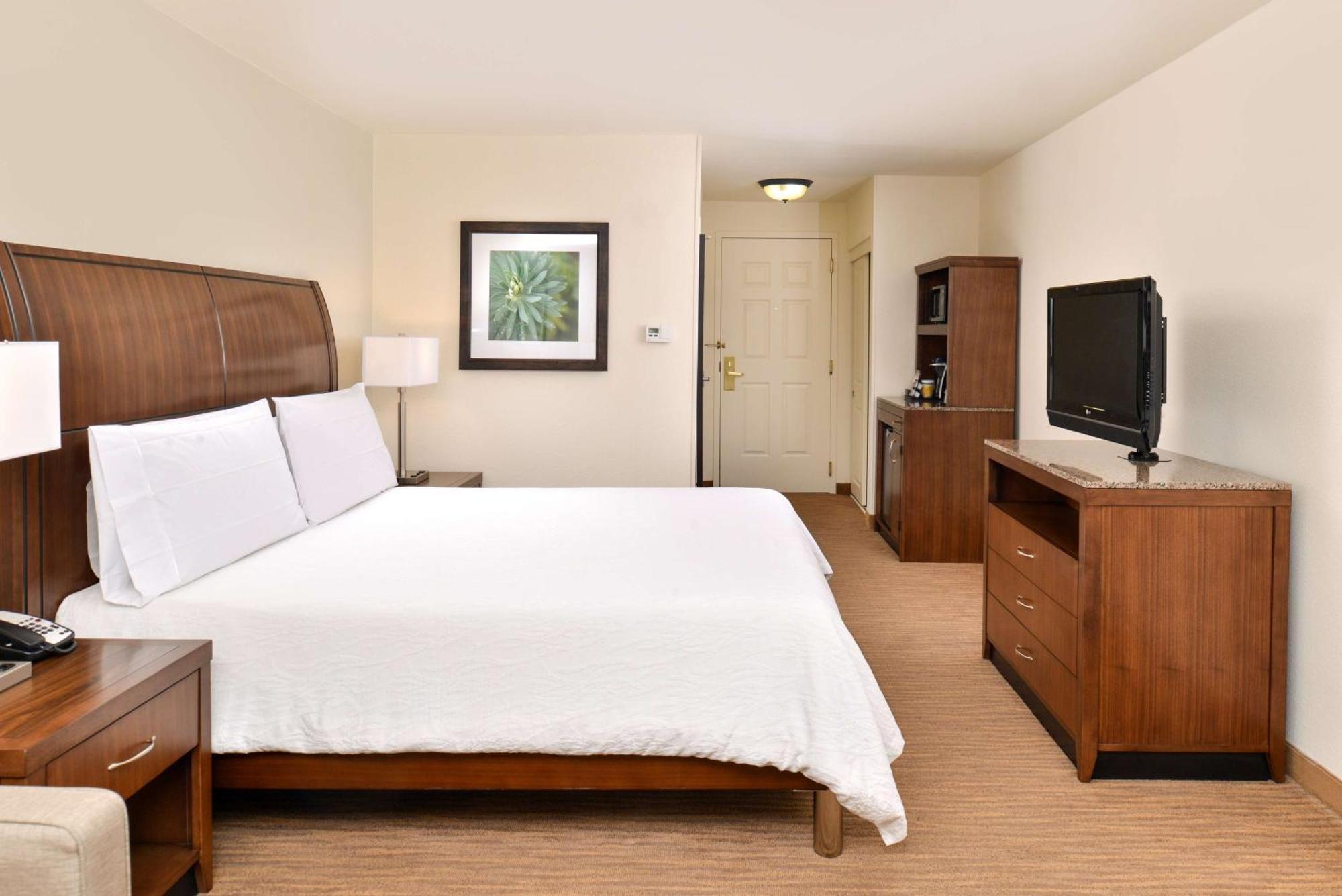 Hilton Garden Inn Addison Exteriör bild