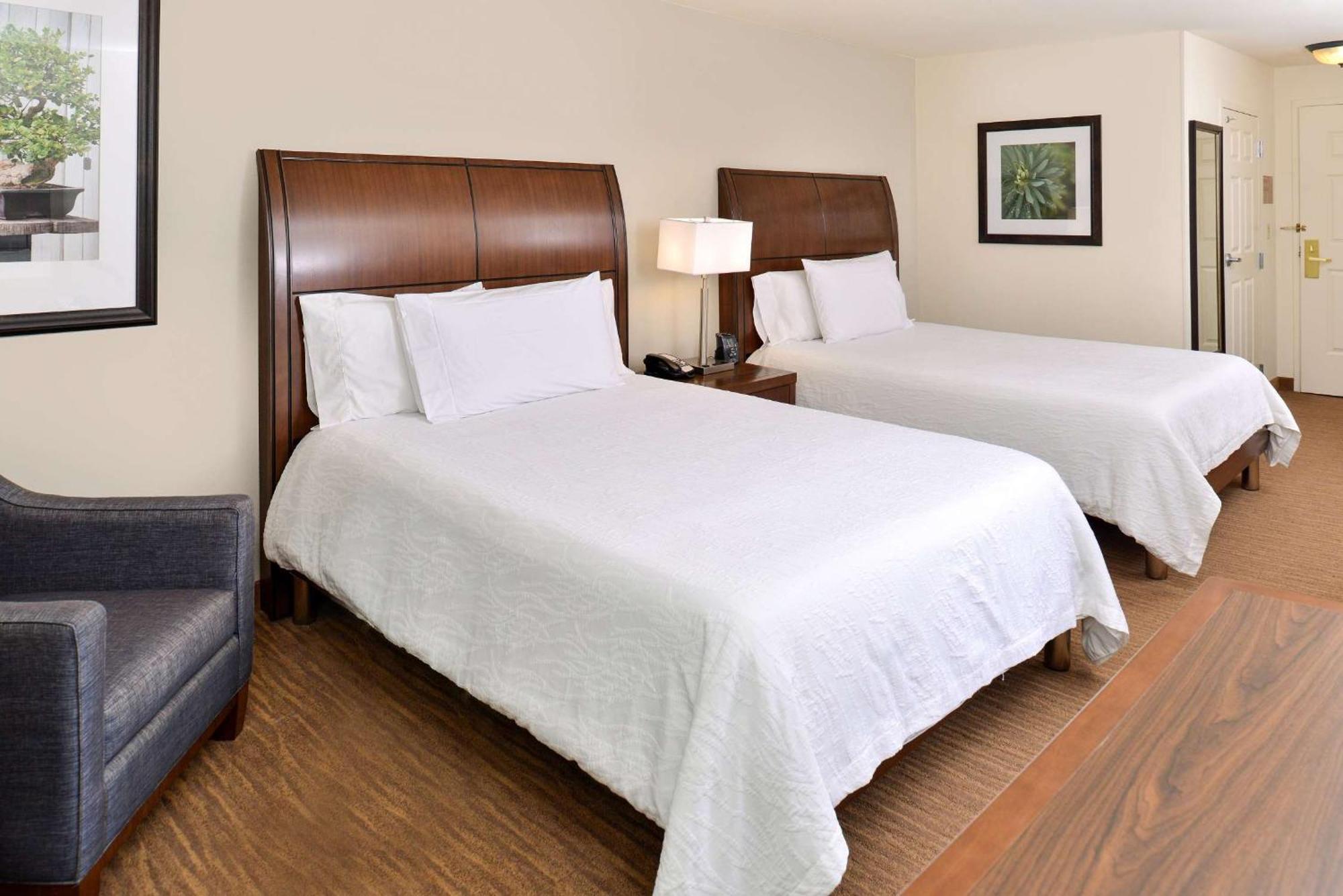 Hilton Garden Inn Addison Exteriör bild