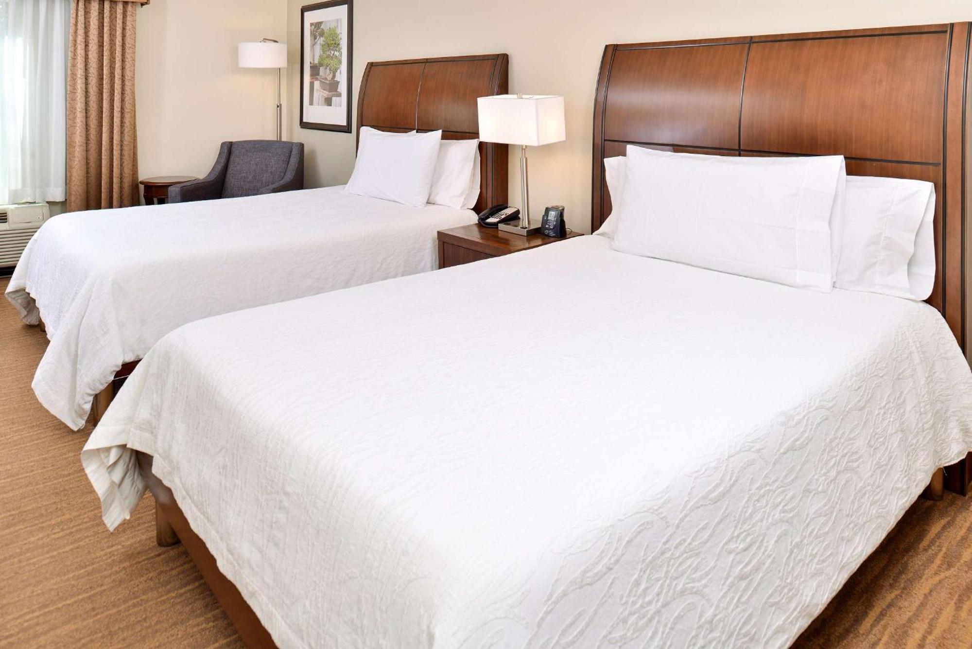 Hilton Garden Inn Addison Exteriör bild