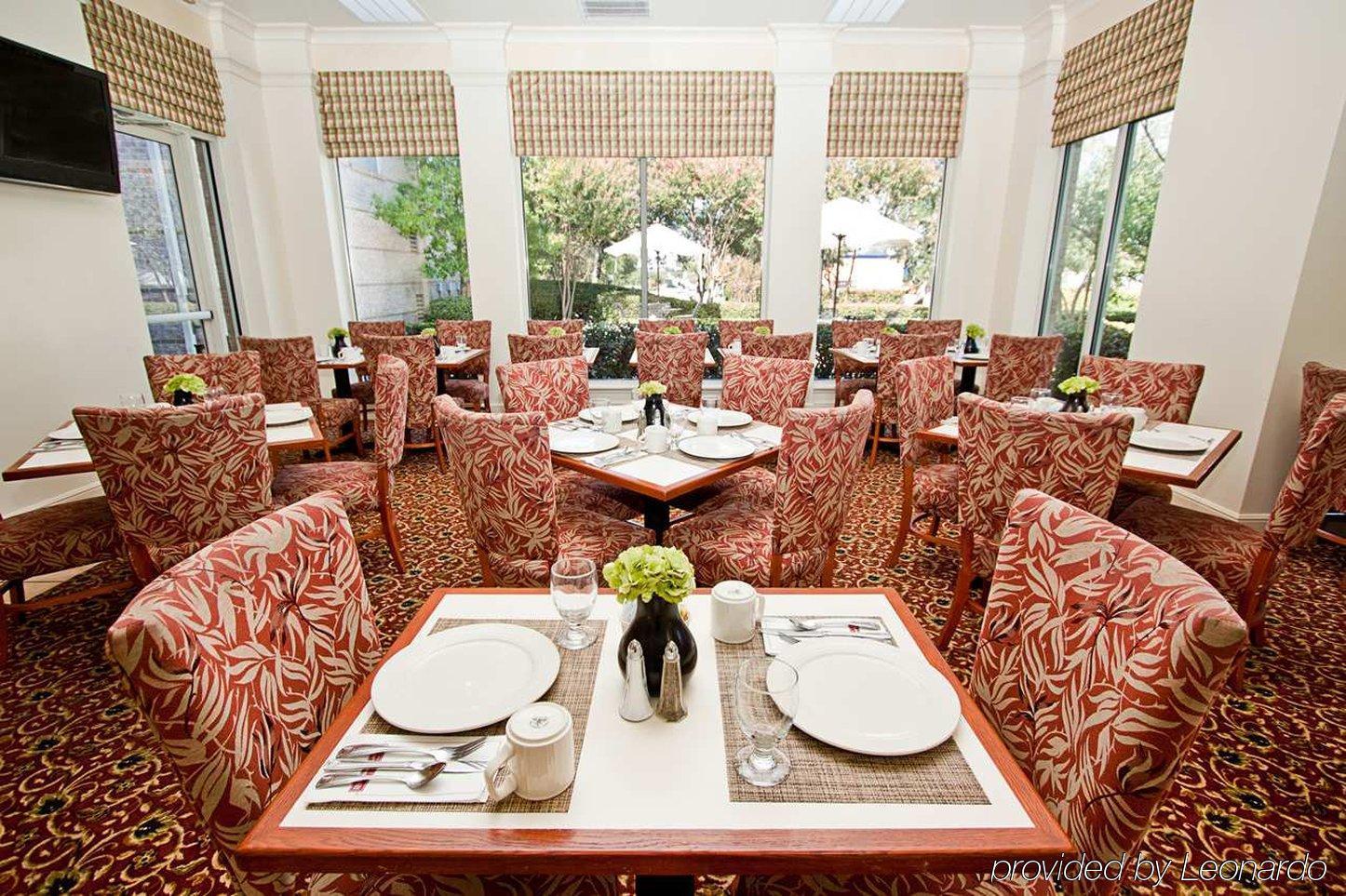 Hilton Garden Inn Addison Restaurang bild